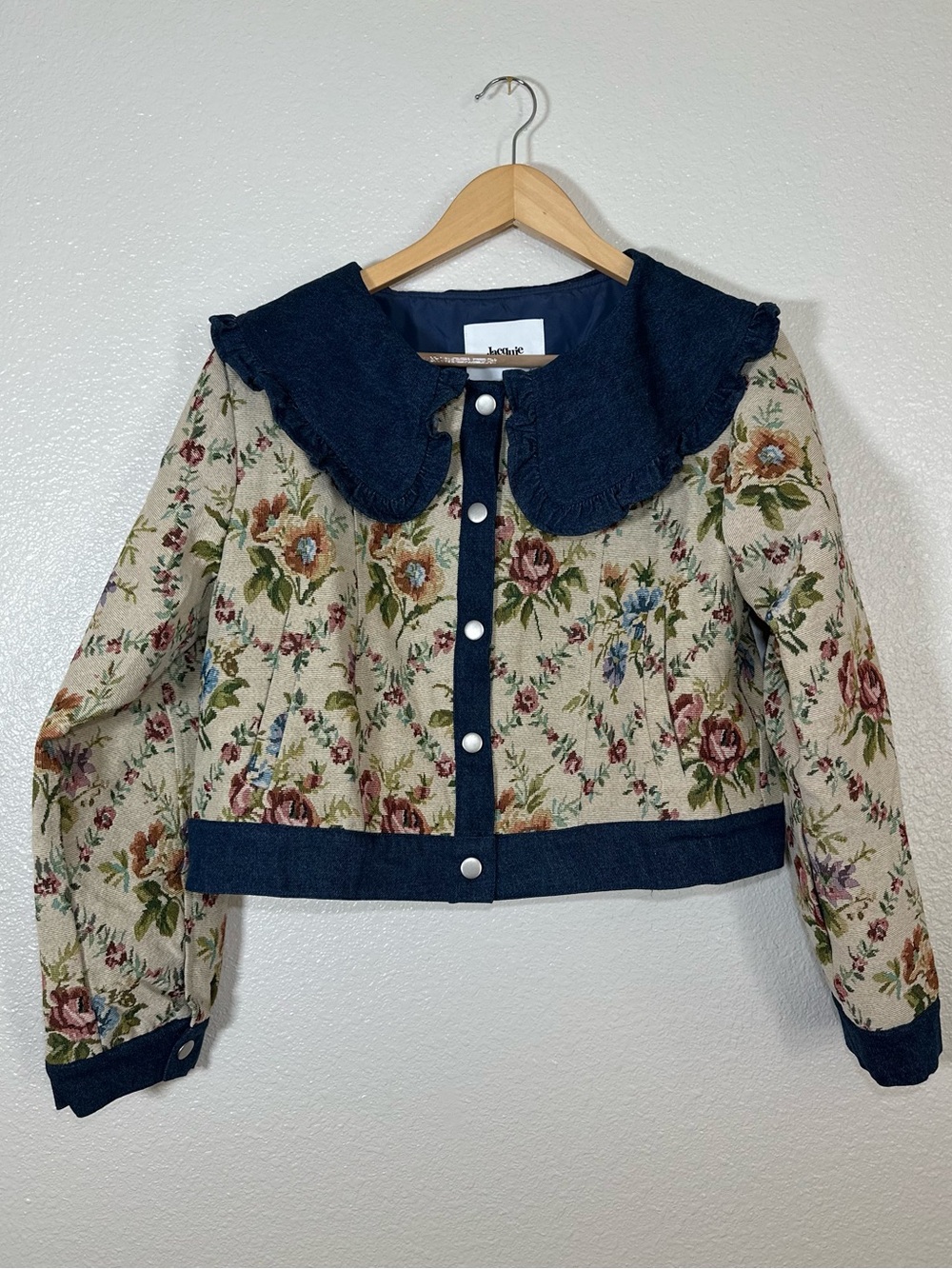 JACQUIE THE LABEL Cream Floral Tapestry Cropped Jacket with Blue Denim Trim M - Picture 3 of 11